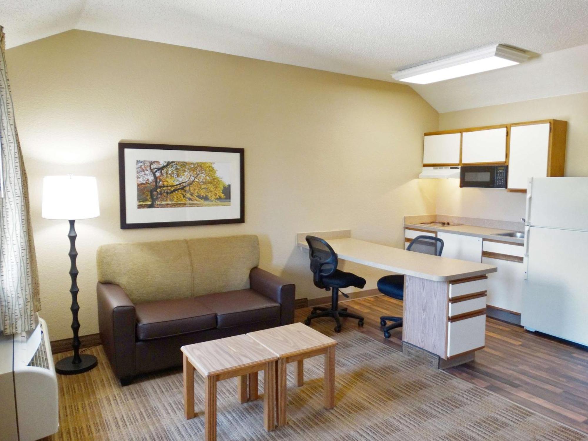 Extended Stay America Select Suites - Providence - Airport Warwick Exterior foto