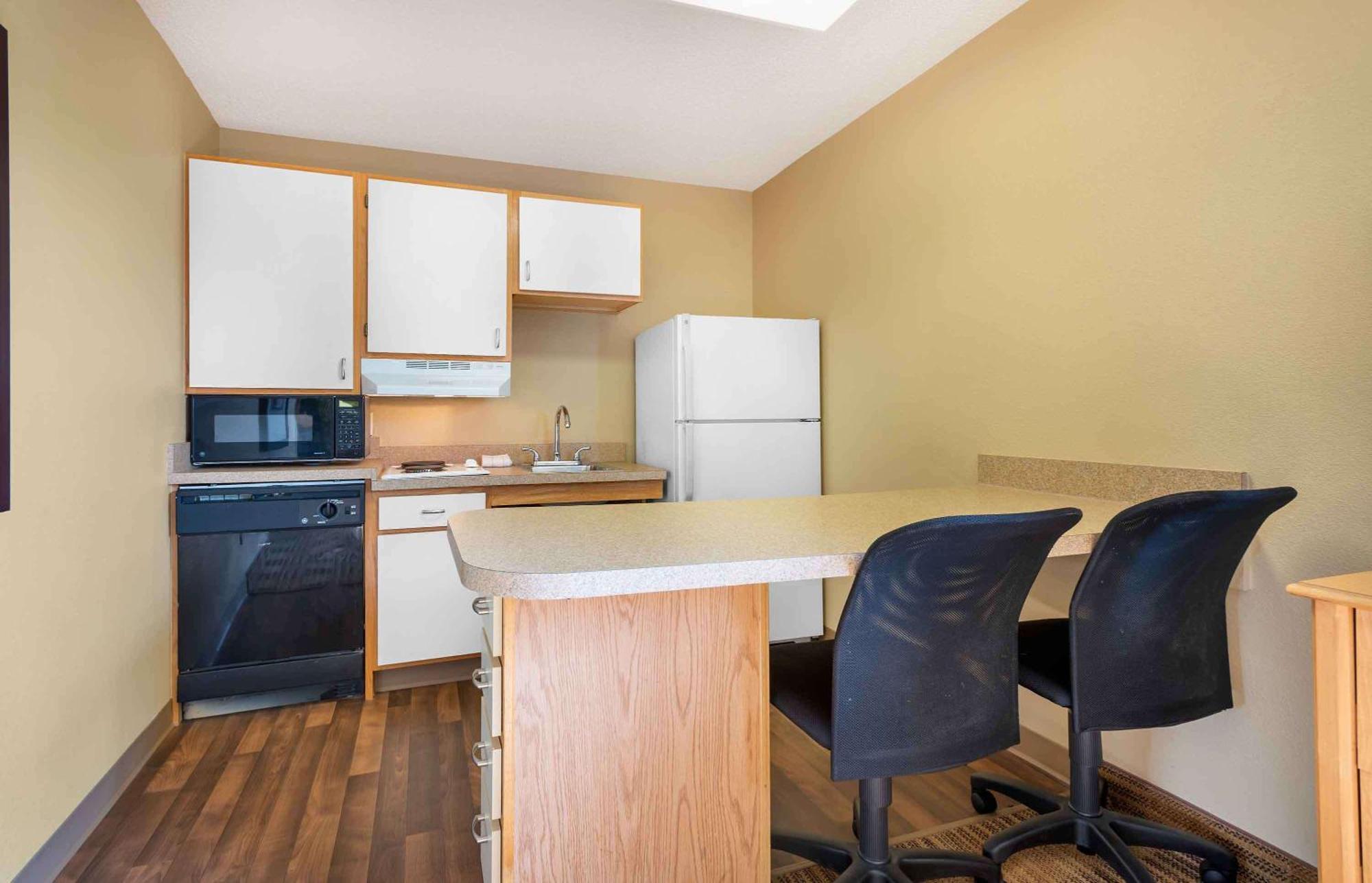 Extended Stay America Select Suites - Providence - Airport Warwick Exterior foto